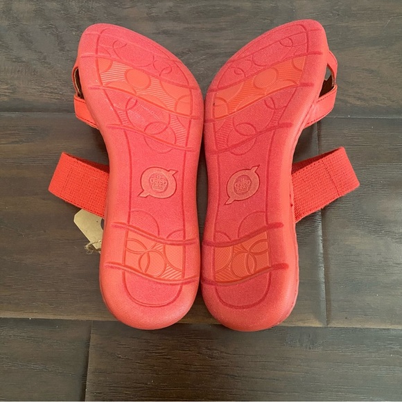 New with box Born red and tan flats sandals women’s size 6 - Picture 6 of 9